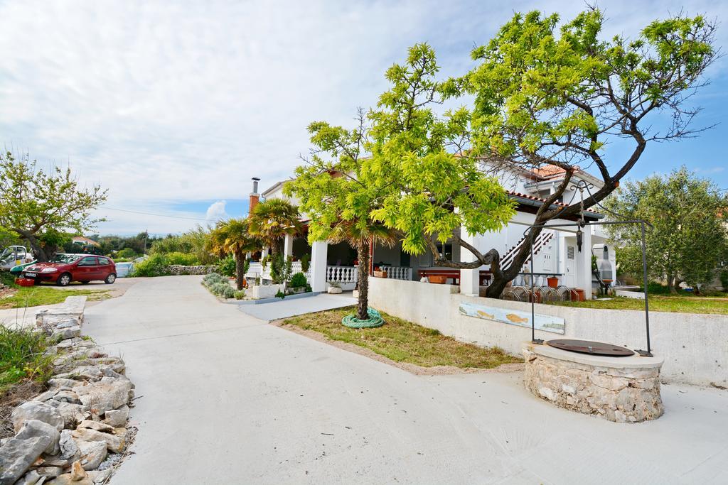 Apartments Katarina เวลีราต ภายนอก รูปภาพ