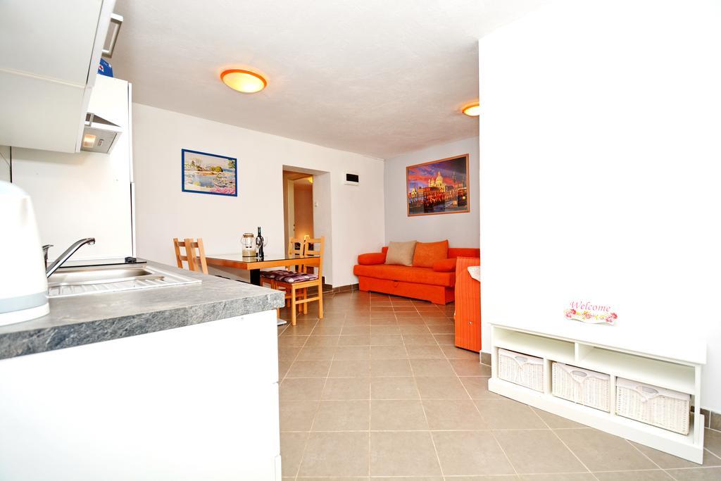 Apartments Katarina เวลีราต ภายนอก รูปภาพ