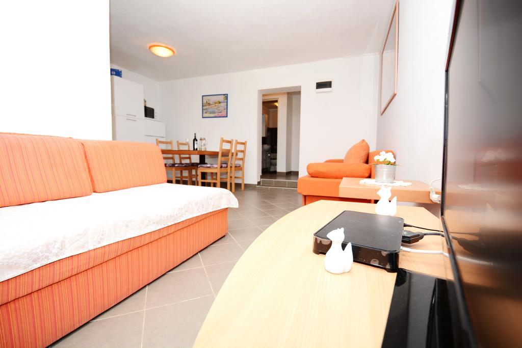Apartments Katarina เวลีราต ภายนอก รูปภาพ