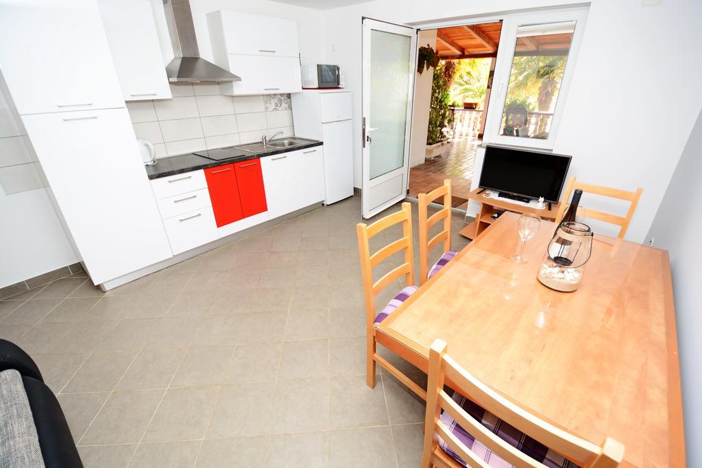 Apartments Katarina เวลีราต ภายนอก รูปภาพ