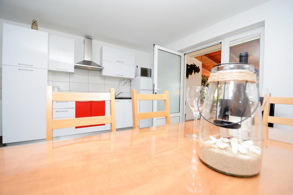 Apartments Katarina เวลีราต ภายนอก รูปภาพ
